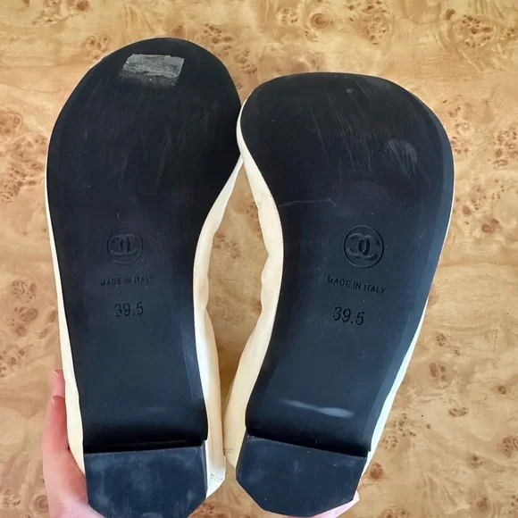 CHANEL Women's Ivory and Black Flats - Picture 4 of 4